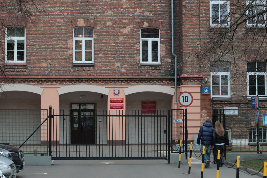 lycéens polonais se rendant dans une école technologique 